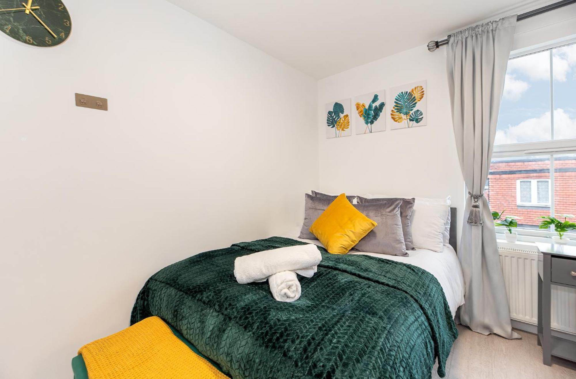 Small And Trendy 3b London